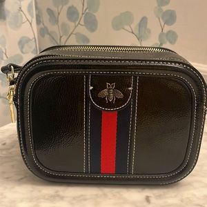 Bee Web Camera crossbody